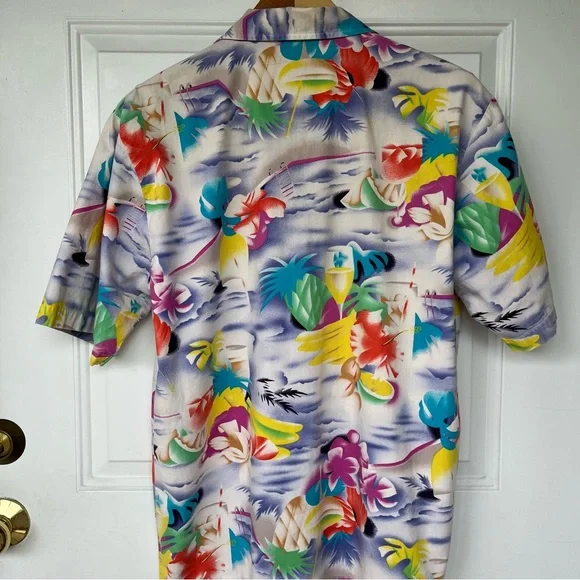 •Woolrich• Men’s Colorful Vintage Tropical Shirt - Size Medium - Picture 3 of 5